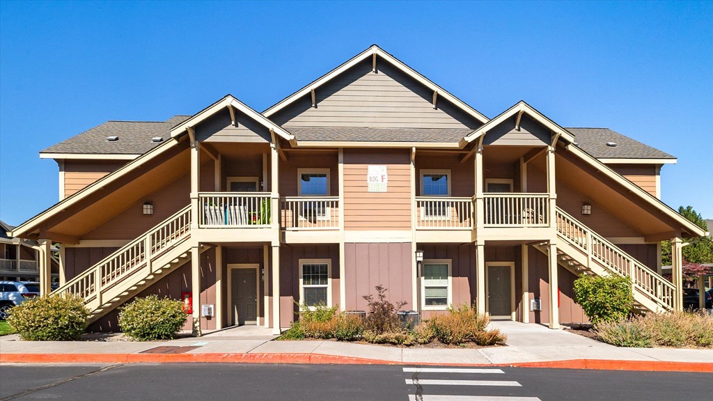 Village at Southern Crossing Exterior