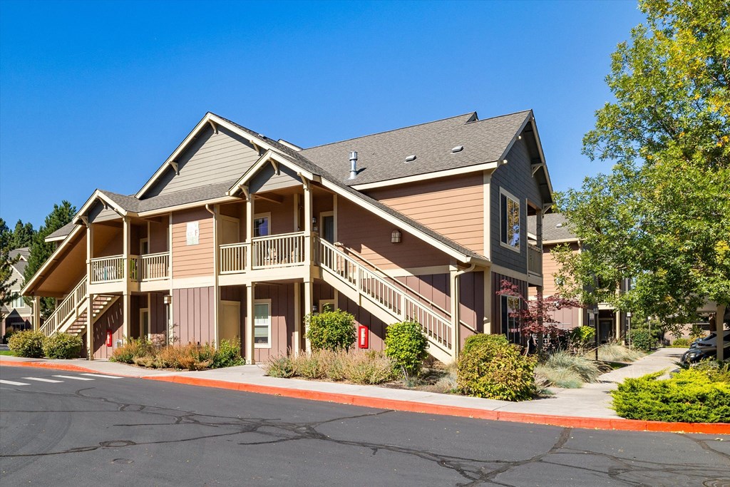 Village at Southern Crossing Exterior