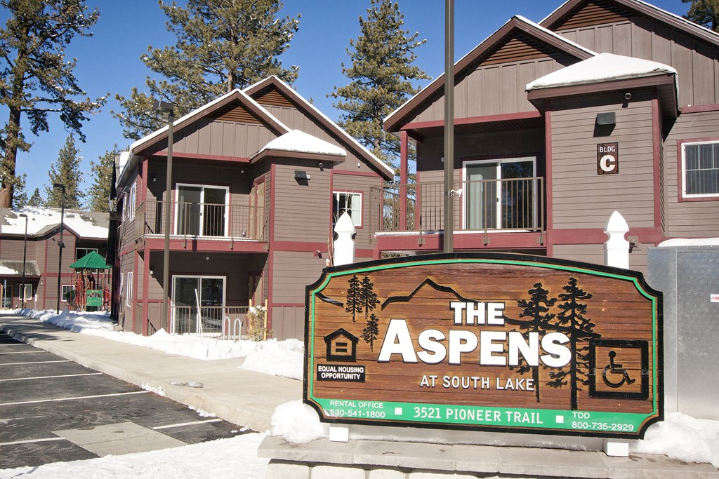 Aspens at South Lake monument sign