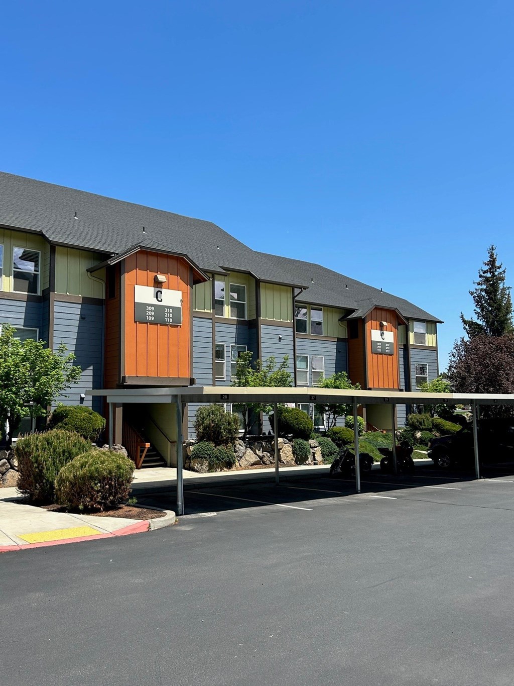 the building where the motel is located