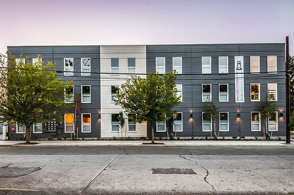 Bridger Commons, Exterior view of building side profile