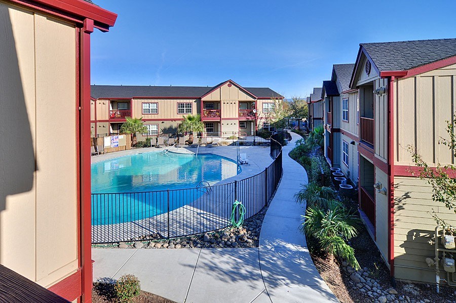 Chico Courtyards exterior