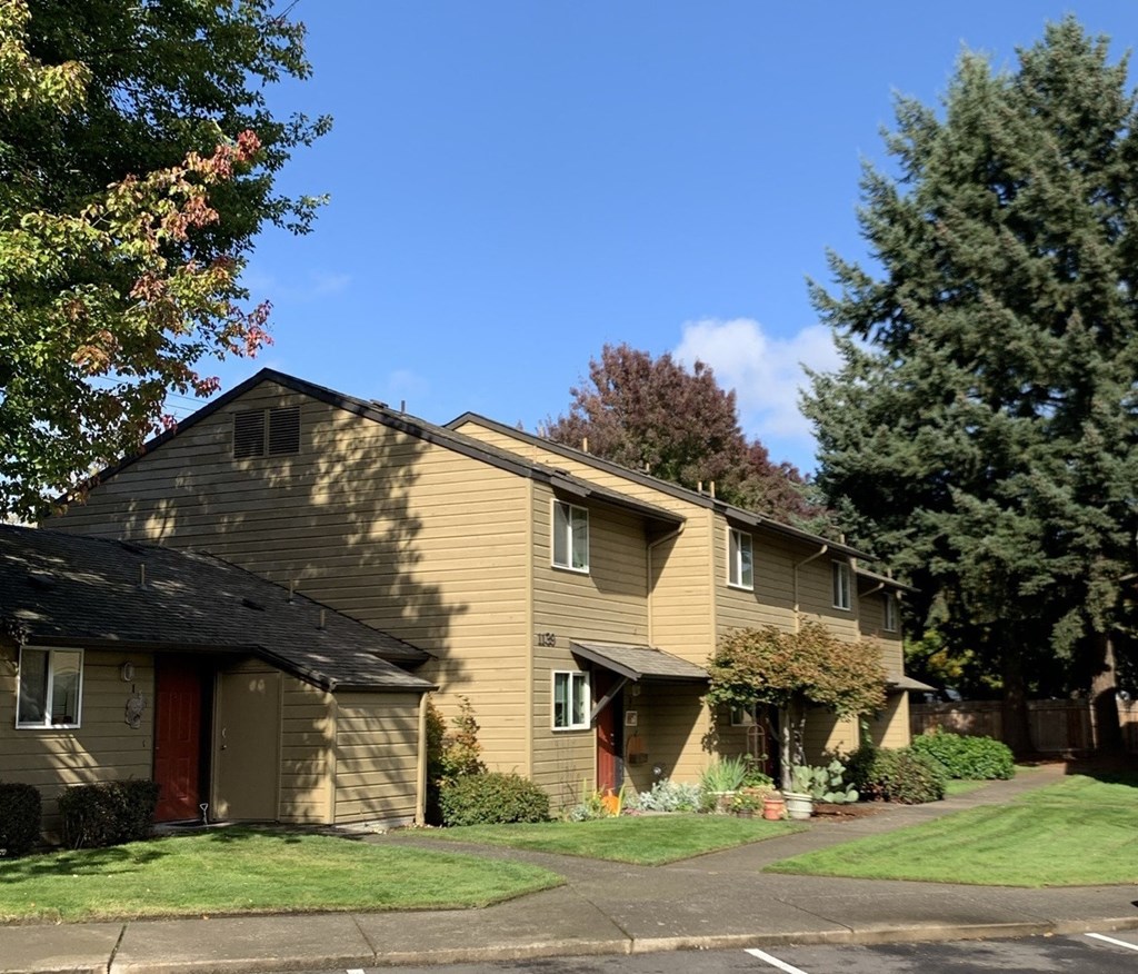 Coburg Road exterior