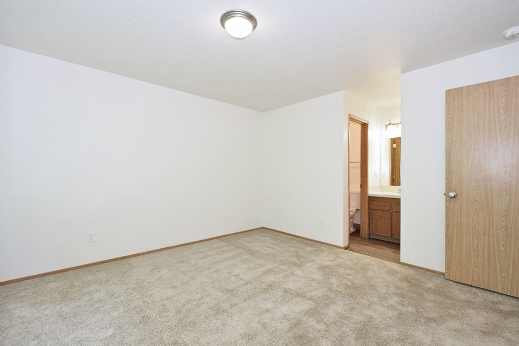 Wellington Estates bedroom 937