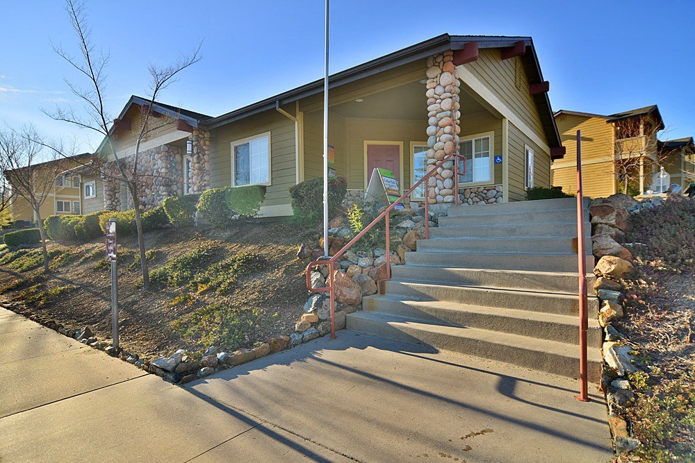 front of property, the pearl: old portland style craftsman home in the heart of