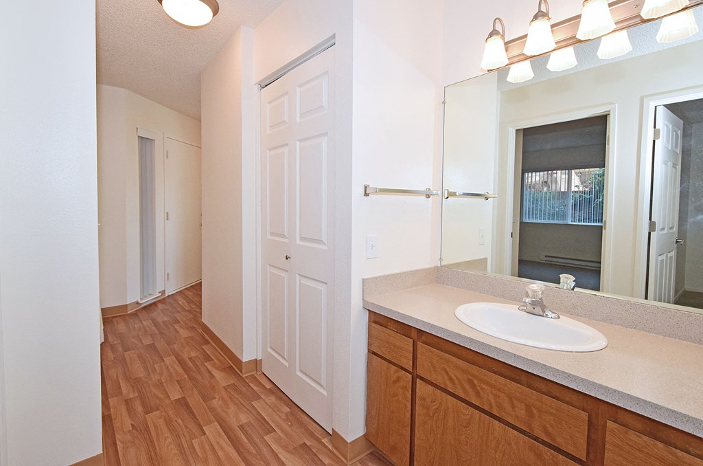 Ridge at Mtn Park bathroom