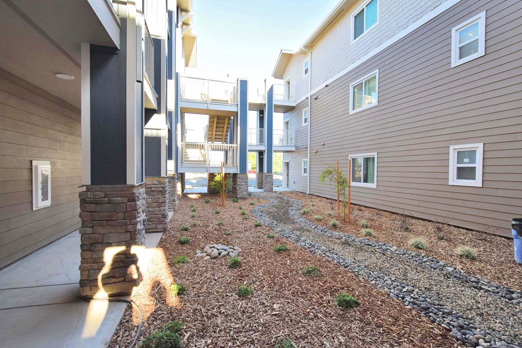 exterior view at the regency woods apartments in pascagoula, ms