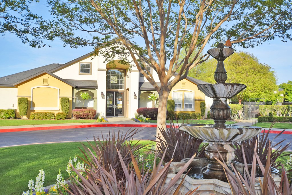 Tuscaro Clubhouse Fountain