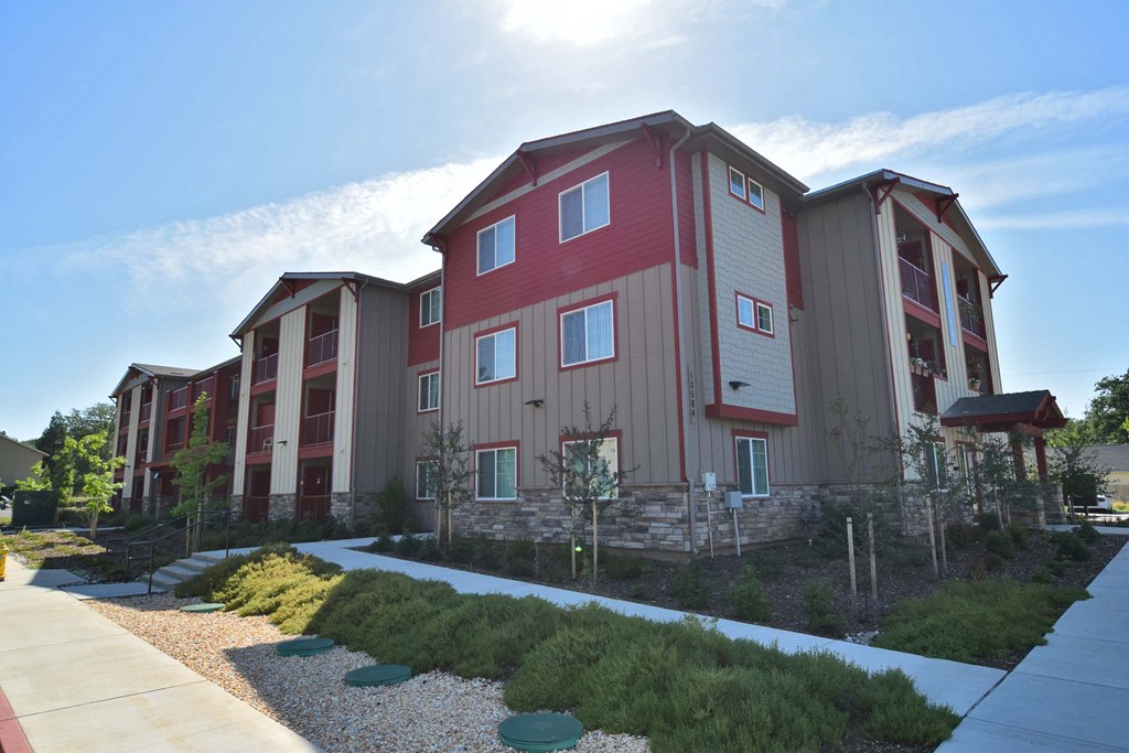an exterior view of an apartment building