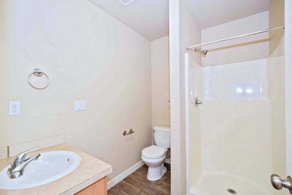 Calico Place bathroom