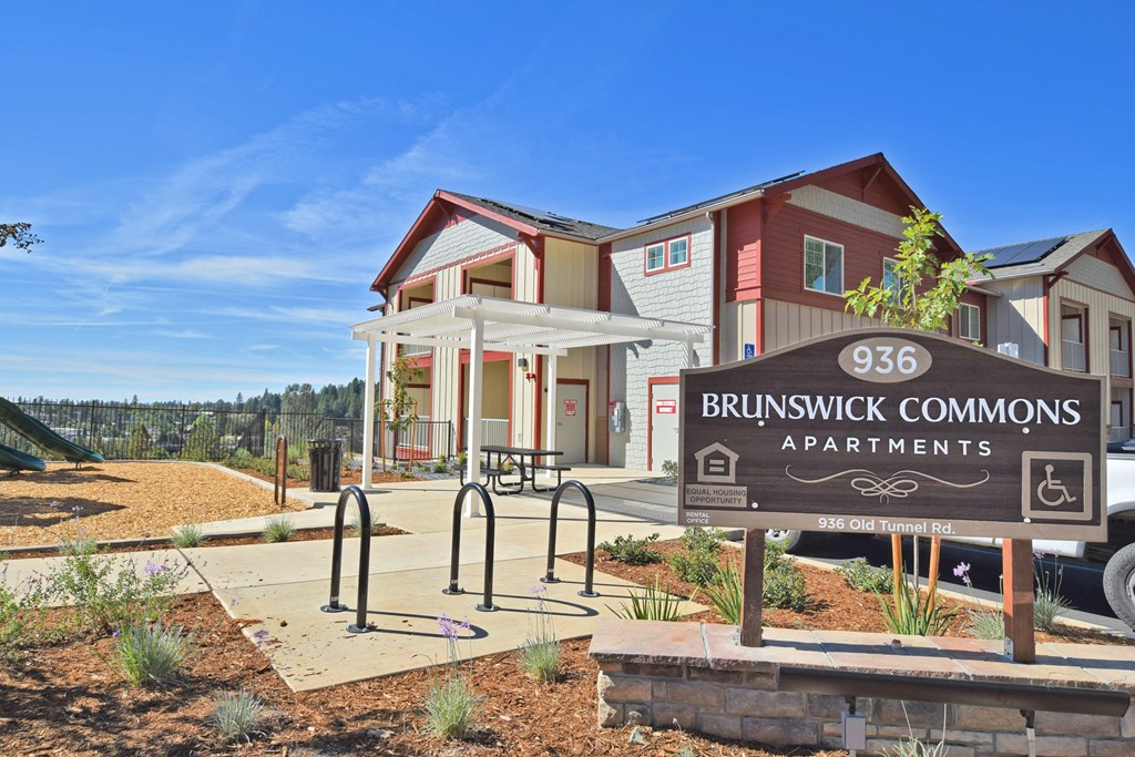 Brunswick Commons Exterior Monument Sign