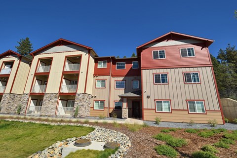 picture of an apartment building