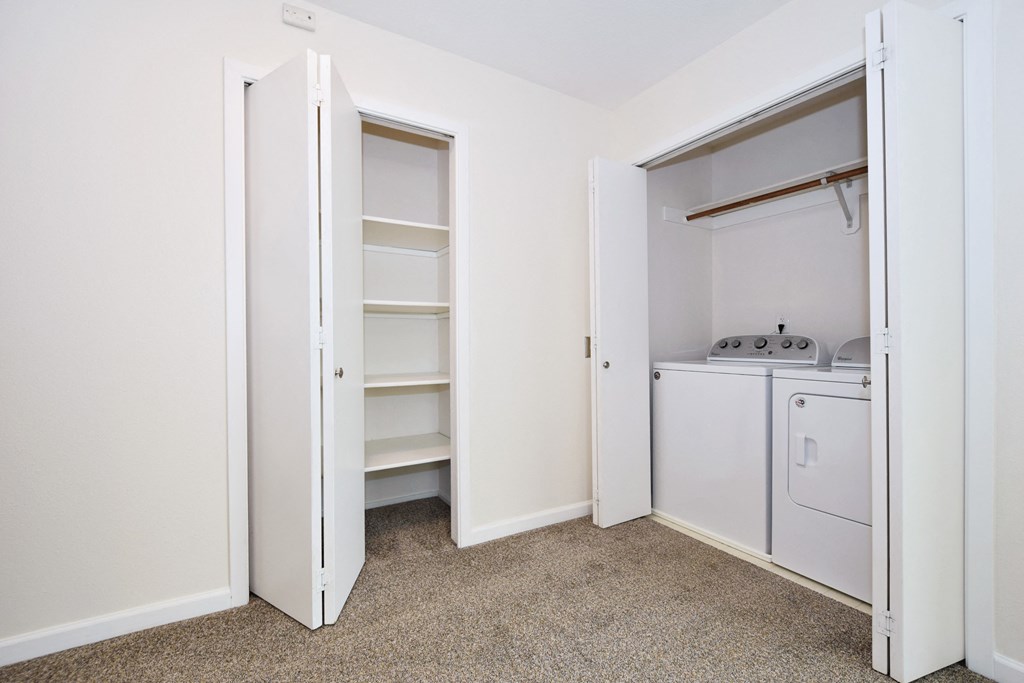 Twin Oaks Apartments washer dryer