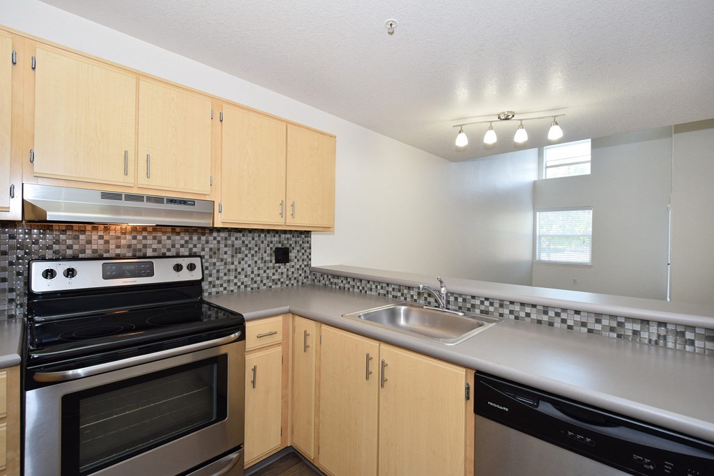 the preserve at ballantyne commons apartment kitchen