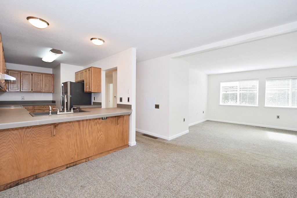 Twin Oaks Apartments dining