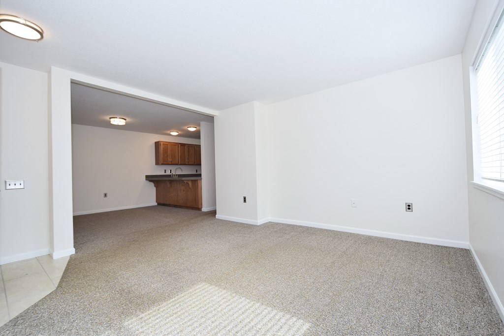 Twin Oaks Apartments living