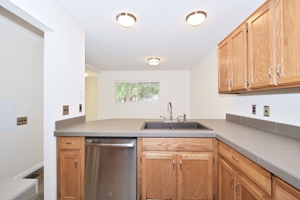 Twin Oaks Apartments kitchen