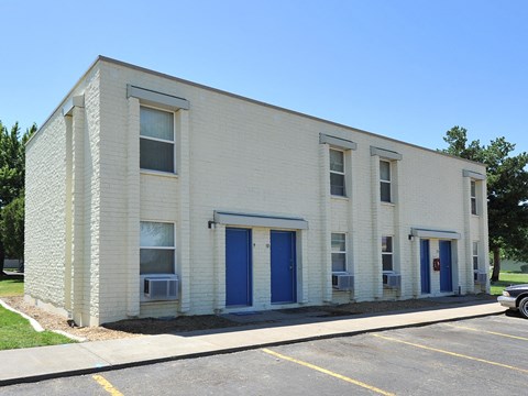 Escoshio Manor parking lot exterior