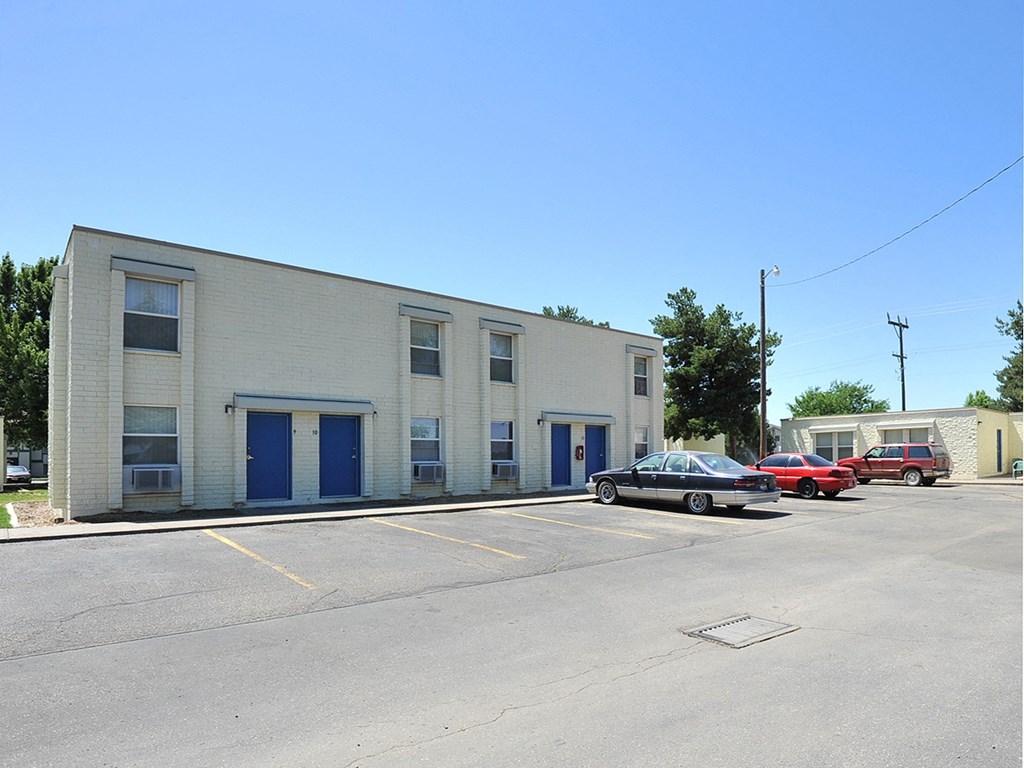 Escoshio Manor parking lot exterior