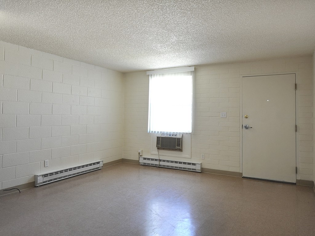 Escoshio Manor living room