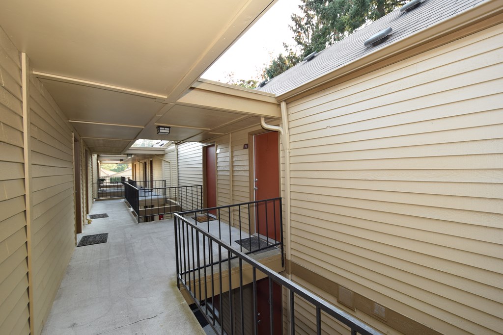 Gardenbrook Breezeway