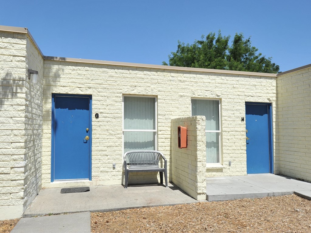 Escoshio Manor exterior