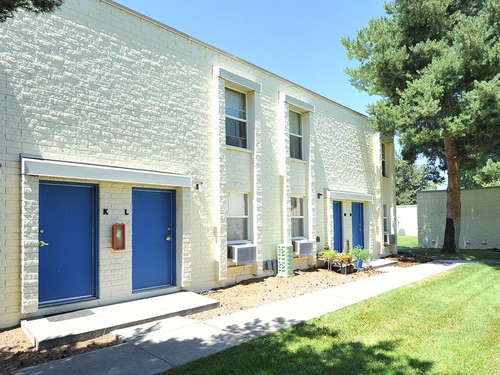 Escoshio Manor exterior