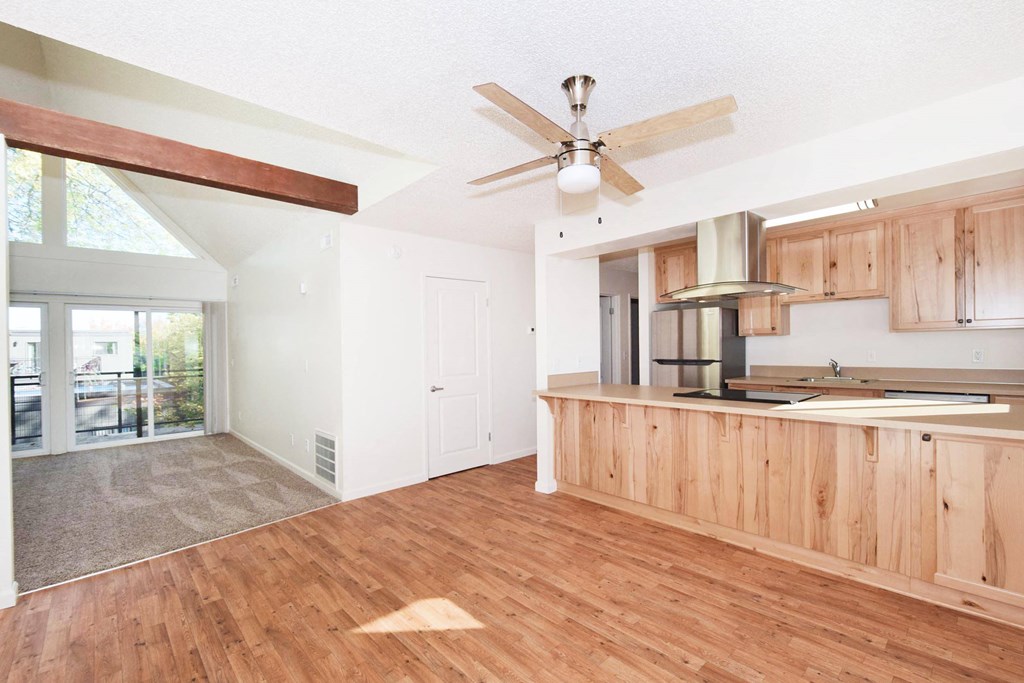 Timberwood: dining area