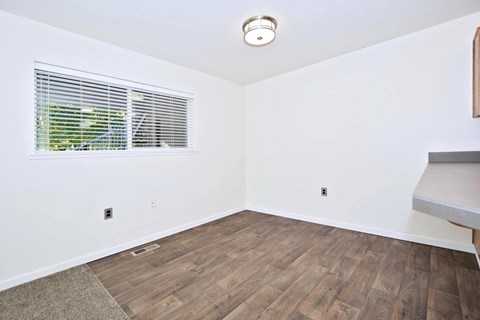 Twin Oaks Apartments bedroom