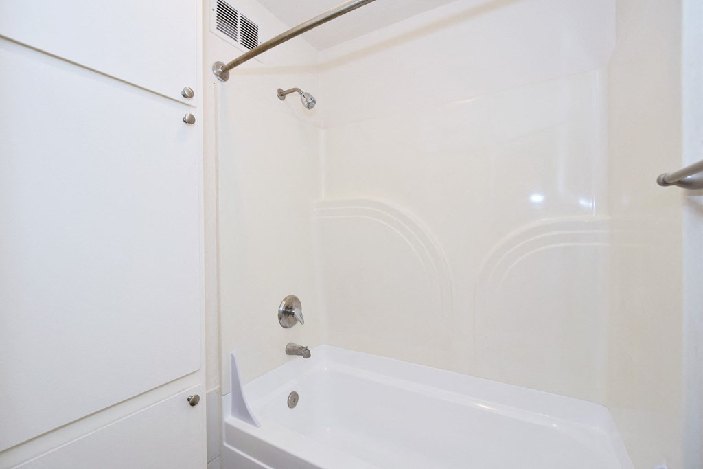 Fountain Park bathroom