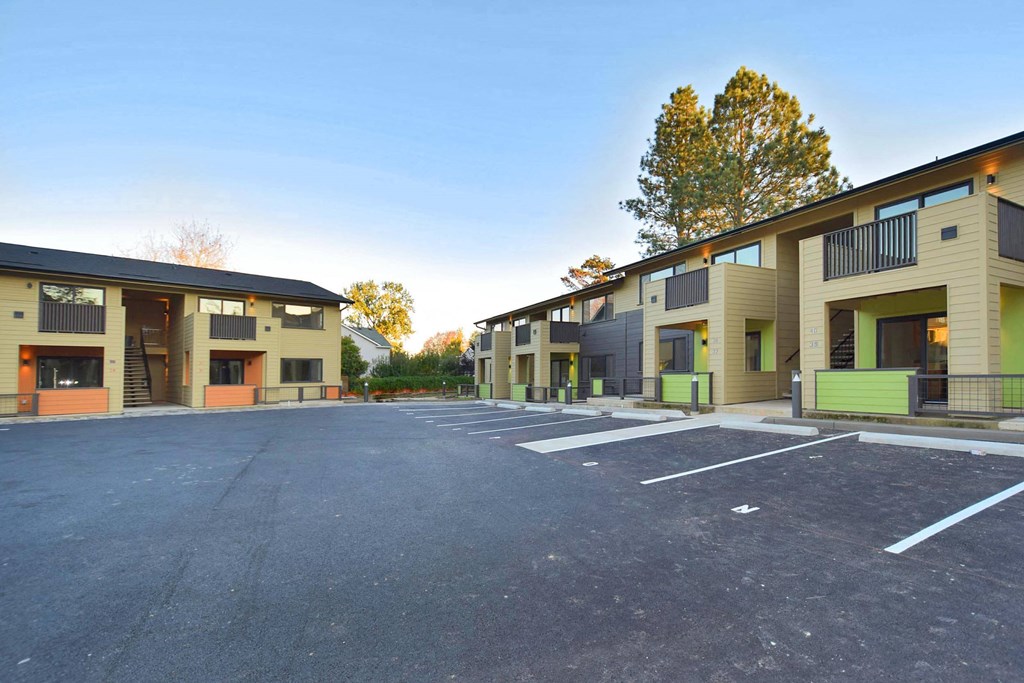 9500 Greenburg exterior