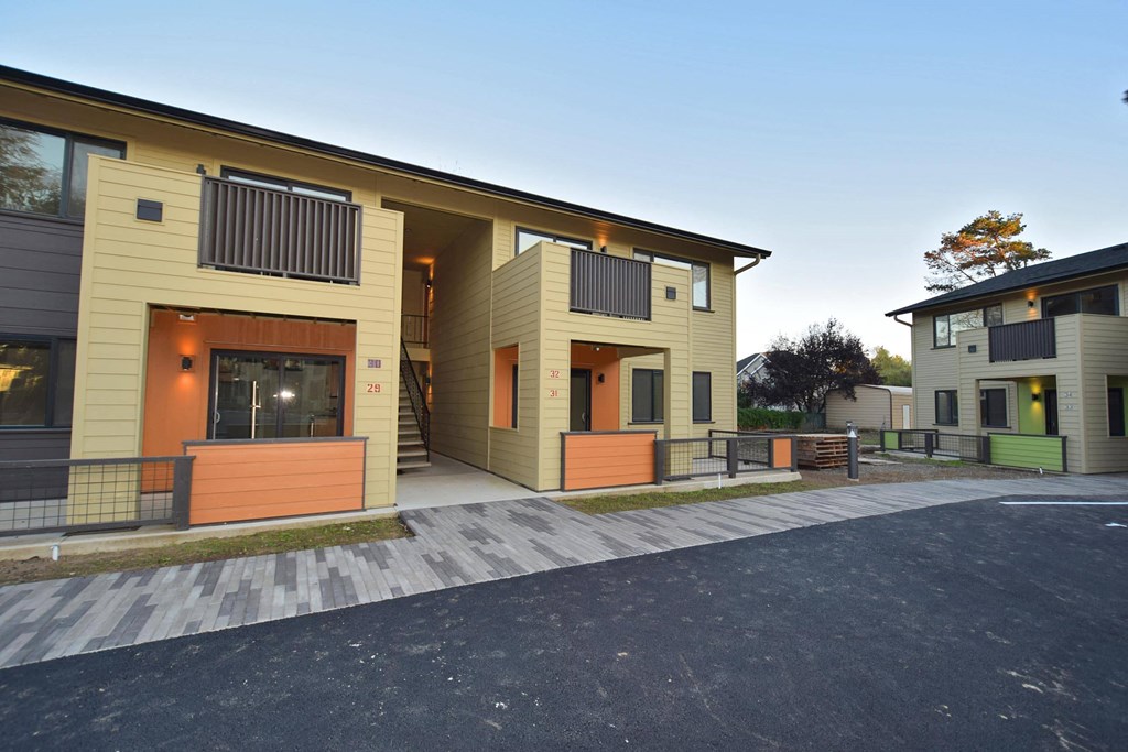 9500 Greenburg exterior