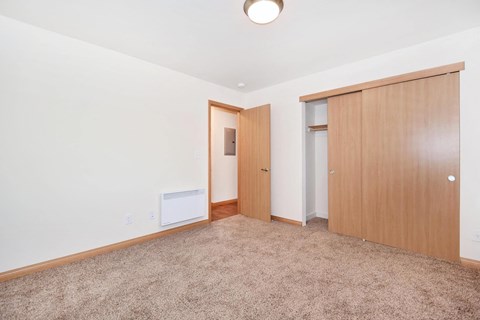 9500 Greenburg bedroom