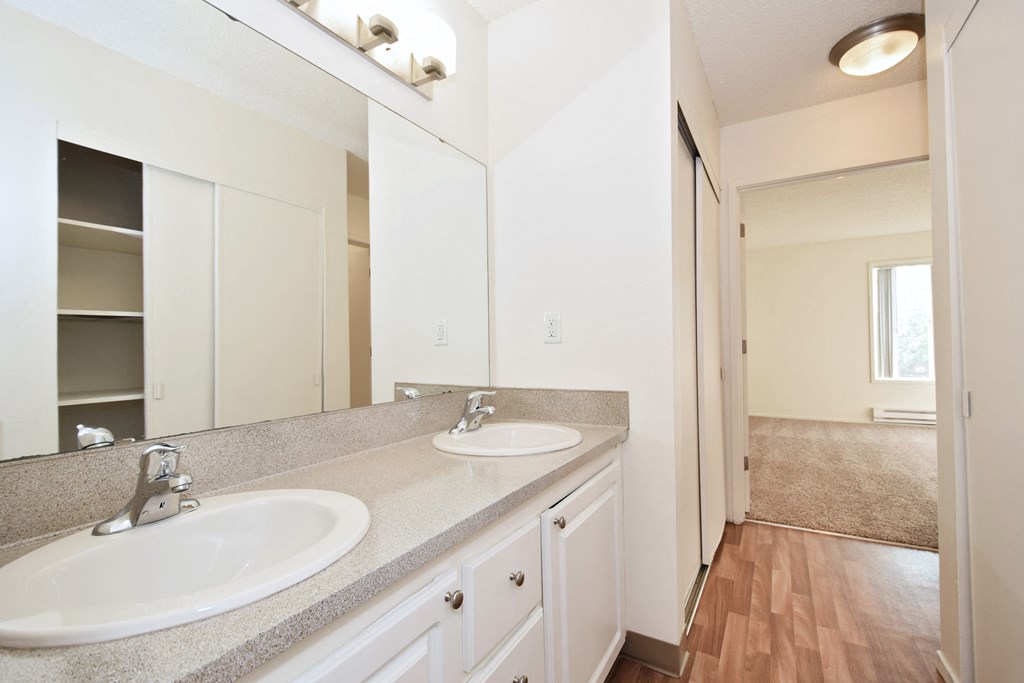 Fountain Park bathroom