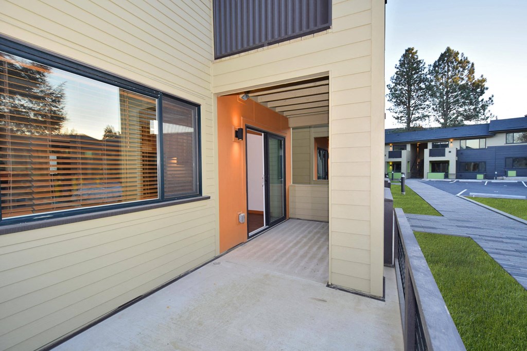 9500 Greenburg exterior