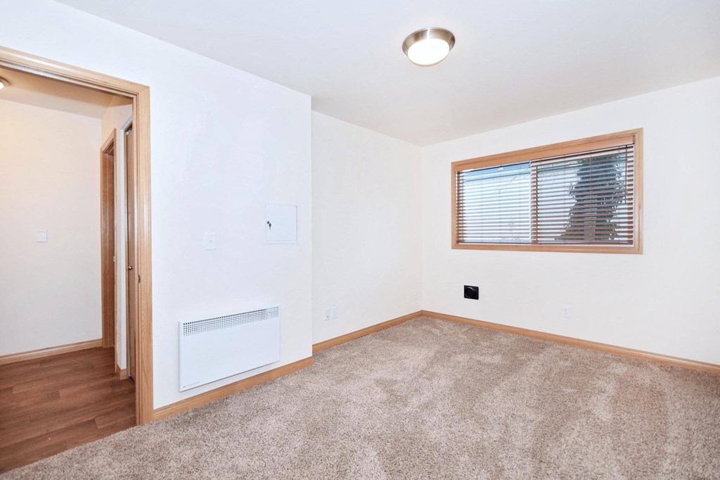 9500 Greenburg living