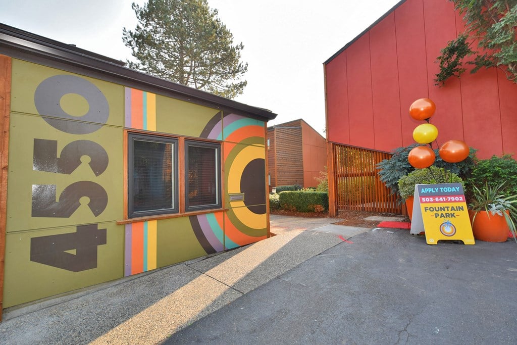 Fountain Park leasing office