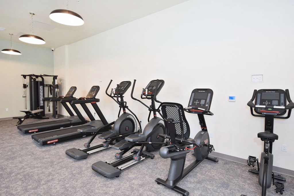 the gym at the monarch apartments in des moinesaz