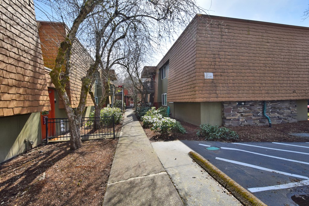 Menlo Manor Apartments, 13720 SW 6th, Beaverton, OR RentCafe