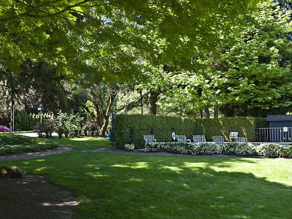 Riverside Villa landscaping