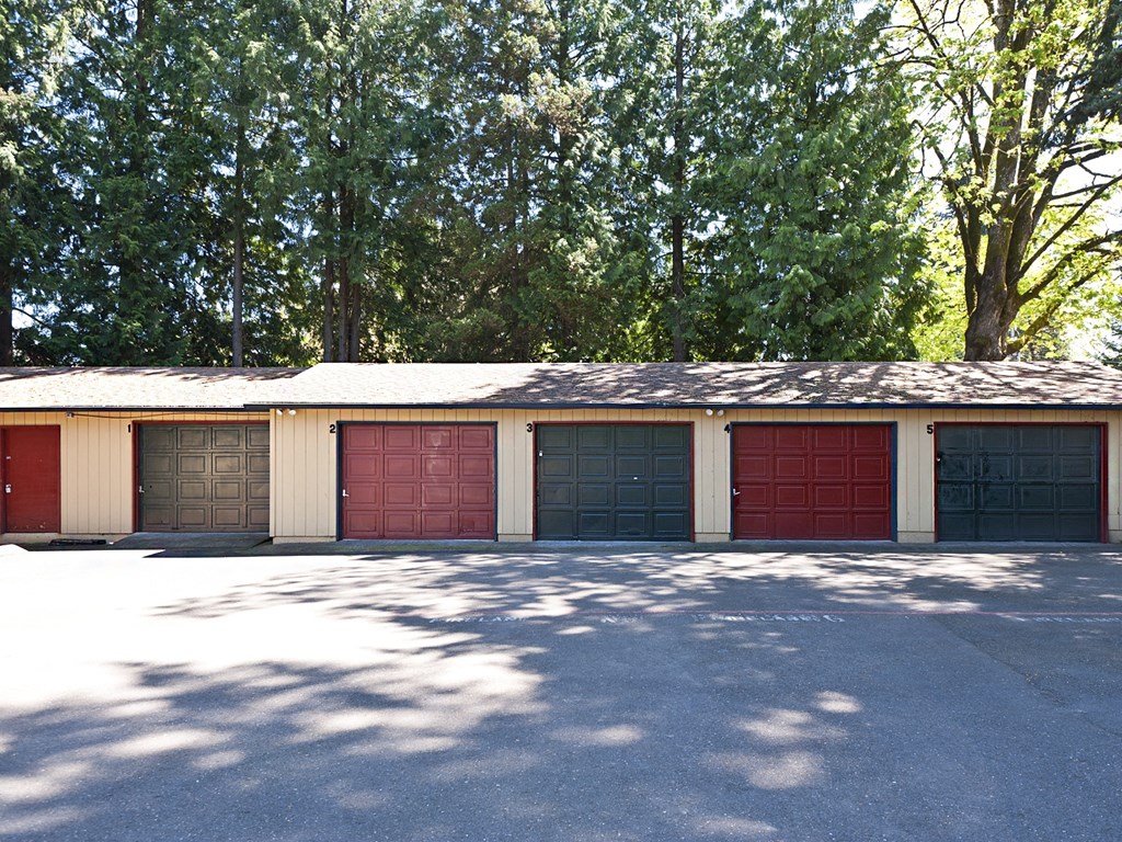 Riverside Villa garages