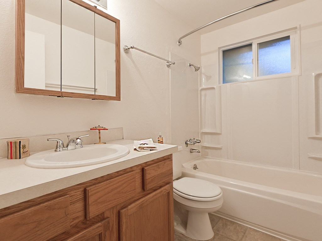 Riverside Villa bathroom