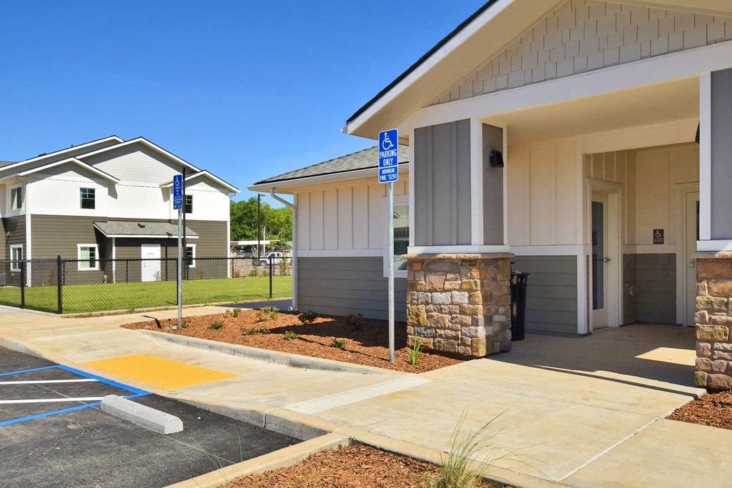 the enclave at homecoming terra vista apartment for rent in austin, tx