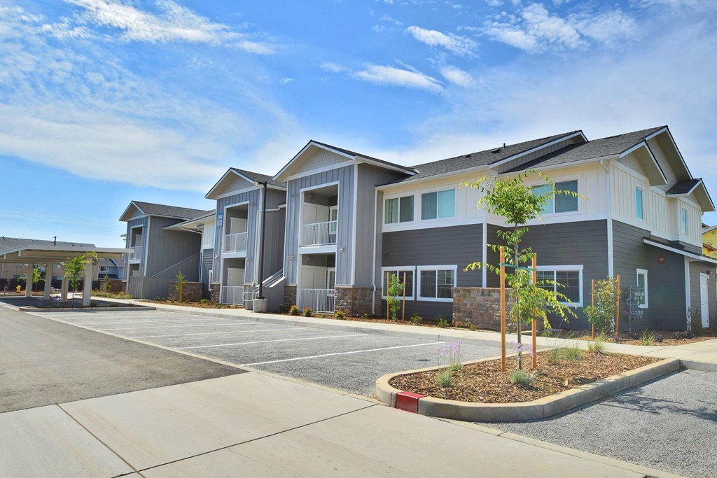 exterior view at the regency woods apartments in pascagoula, ms