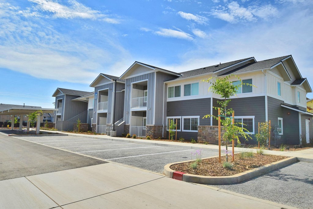 exterior view at the regency woods apartments in pascagoula, ms