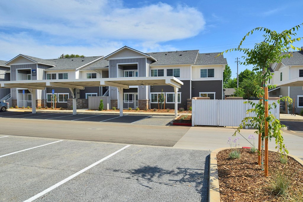 the enclave at homecoming terra vista parking lot