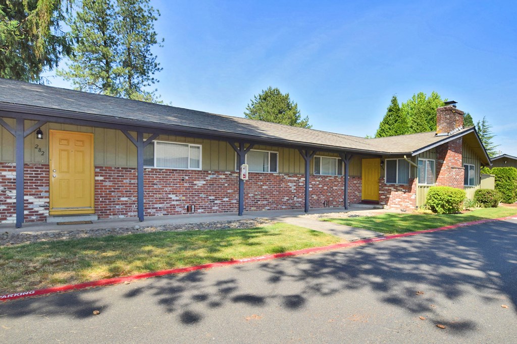 a view of the front of the house