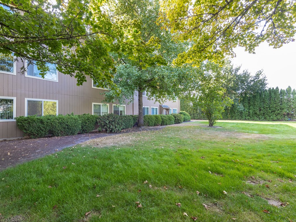 Glenwood Manor landscaping