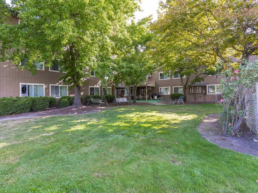 Glenwood Manor landscaping