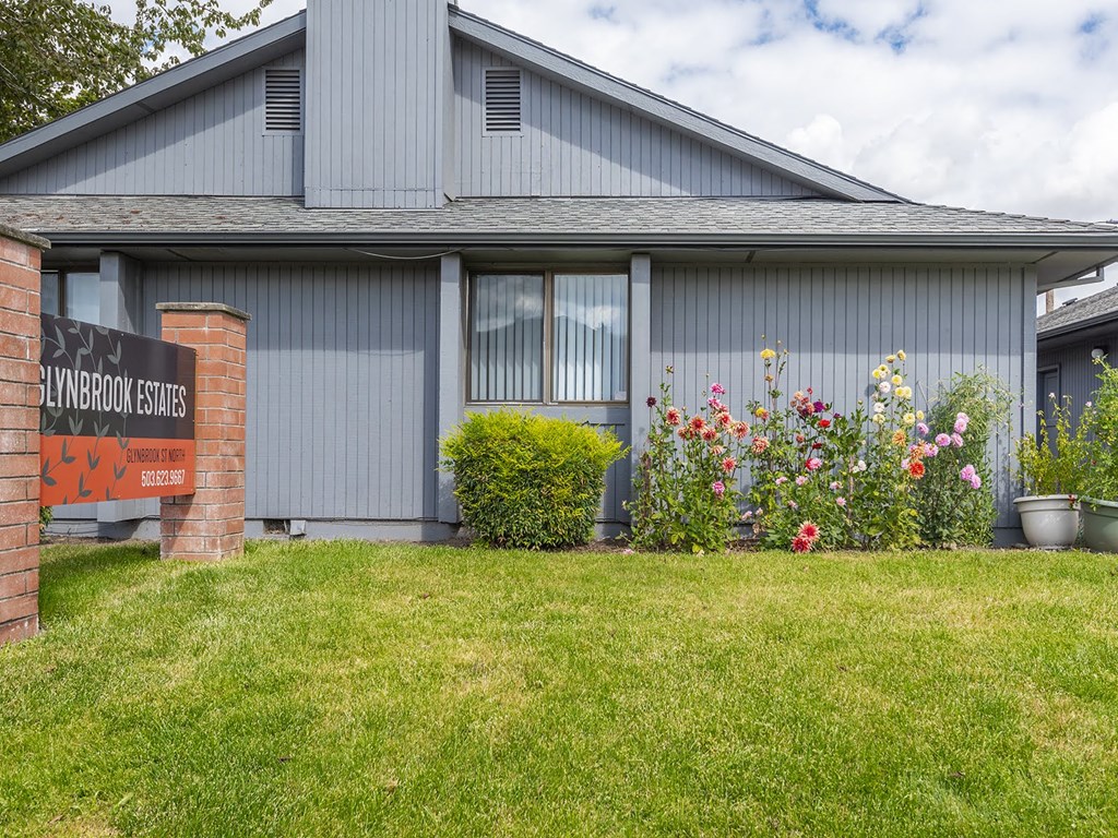 Glynbrook Estates exterior